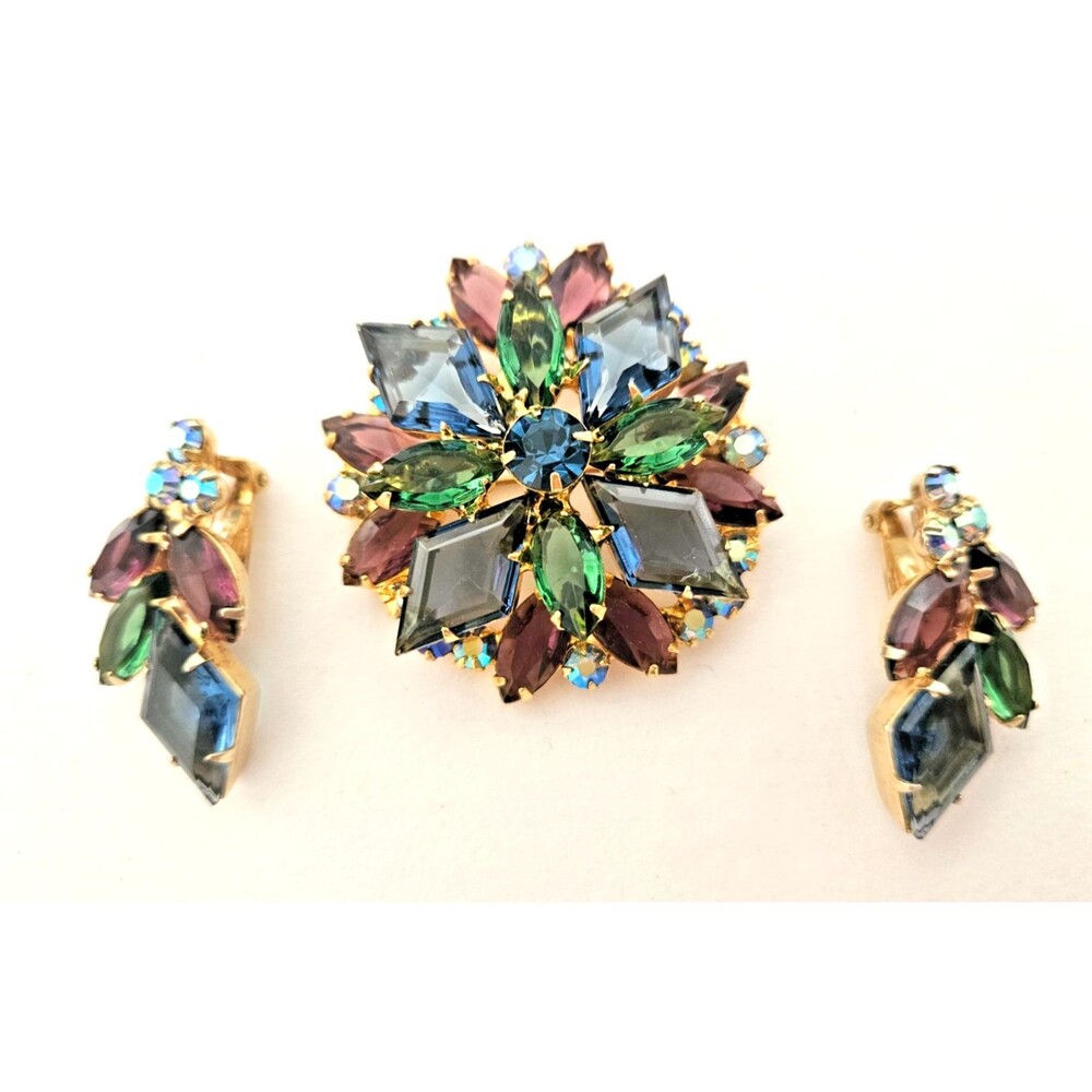 Vintage Juliana D&E Windsom Pin Brooch Earrings Demi-Parure Book Piece Page 157